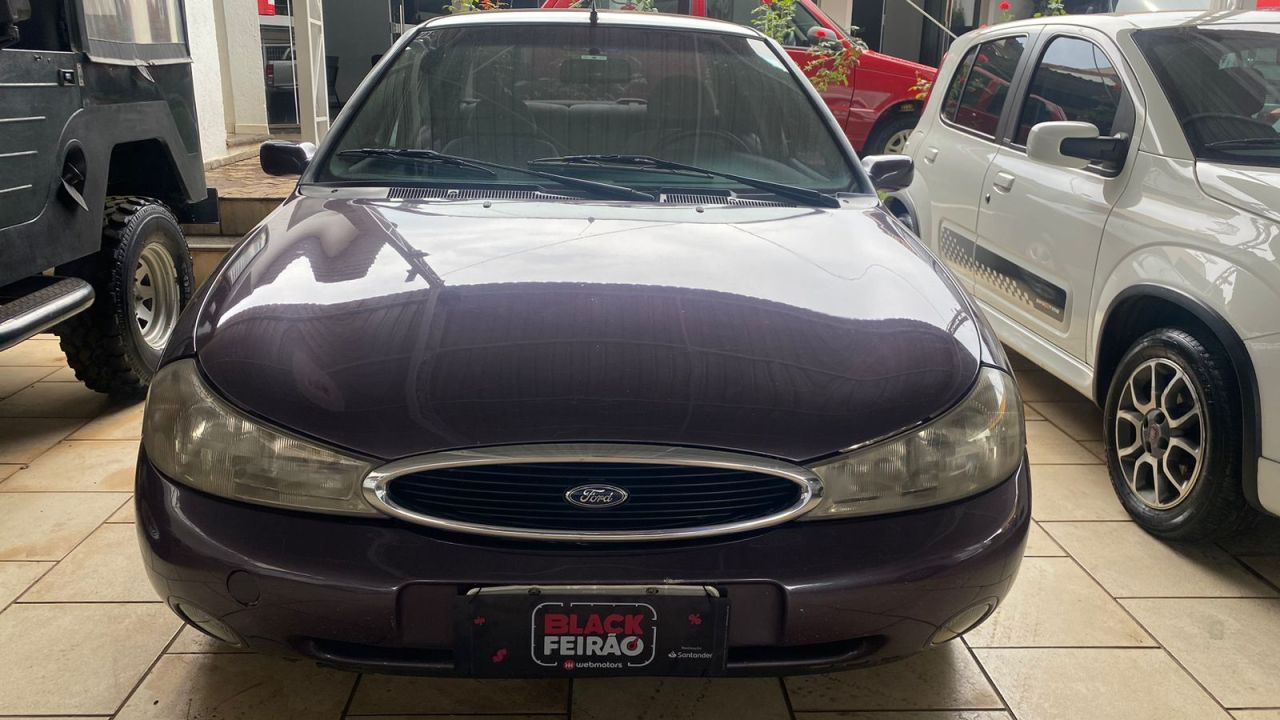 Mondeo CLX 2.0i 4p Mec