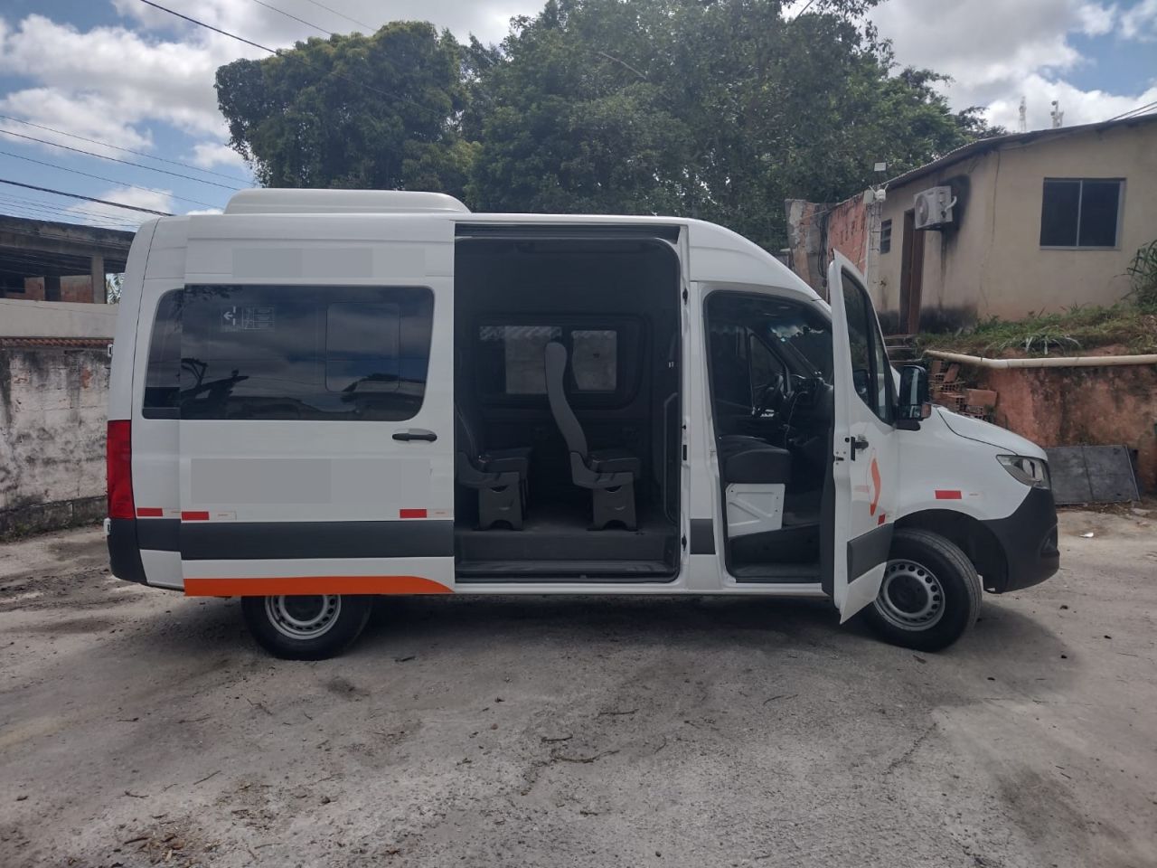 SPRINTER CDI 417 ANO 2024 JM COD.1127