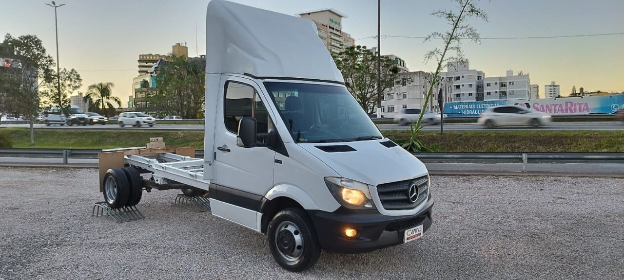 Sprinter 515 chassi Extra Longa 4.80 metros (( Vai com Bau carga seca))