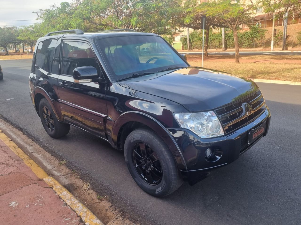 Pajero HPE Full 3.2 4x4 T.I.Dies.3p Aut.