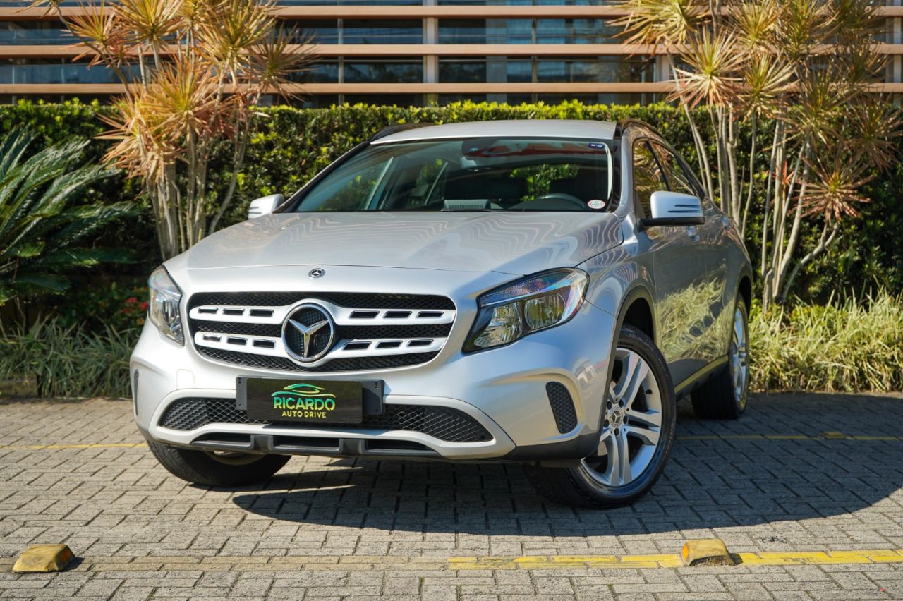 GLA 200 Style 1.6 TB 16V/Flex Aut.