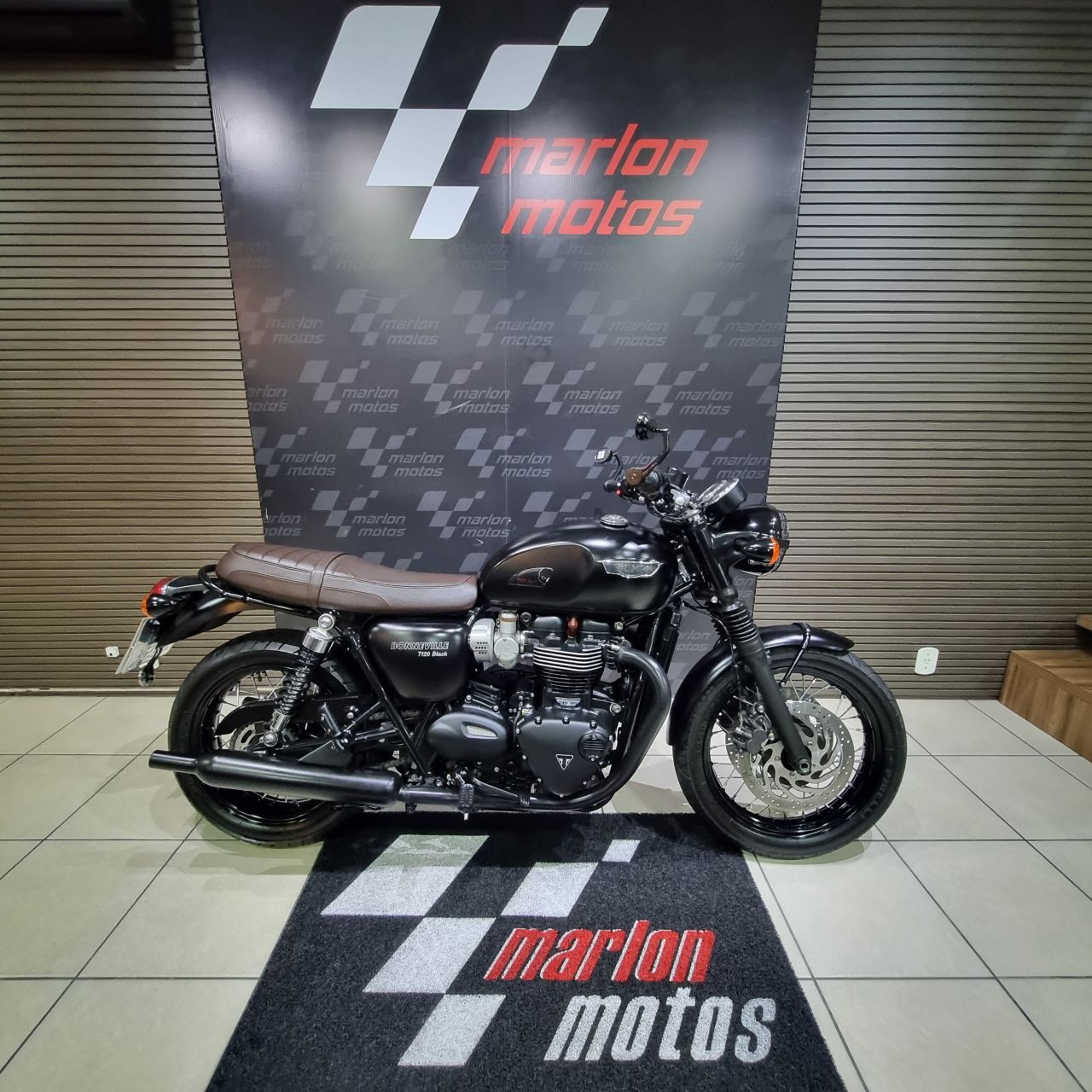 BONNEVILLE T120 BLACK