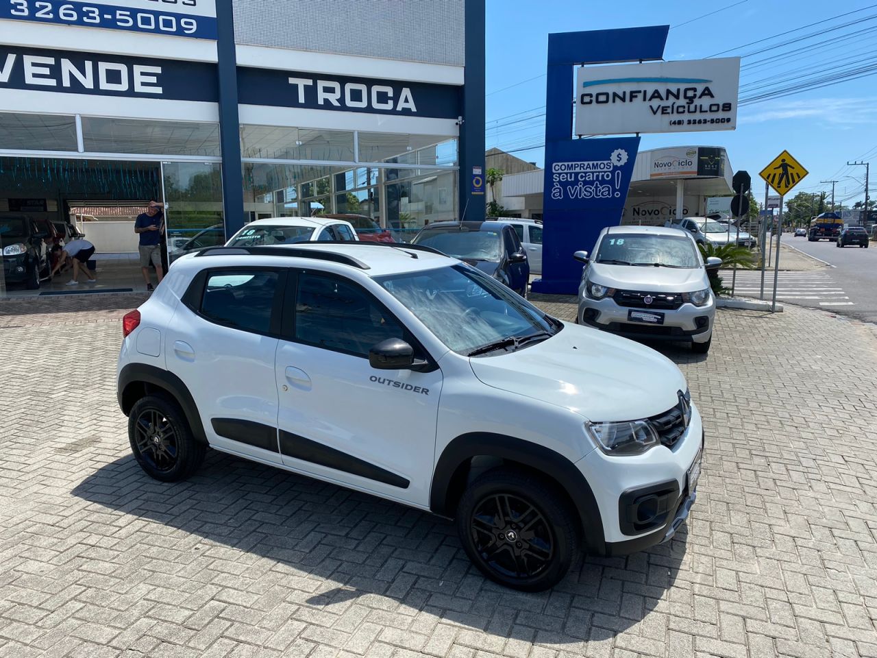 KWID OUTSIDER 1.0 Flex 12V 5p Mec.