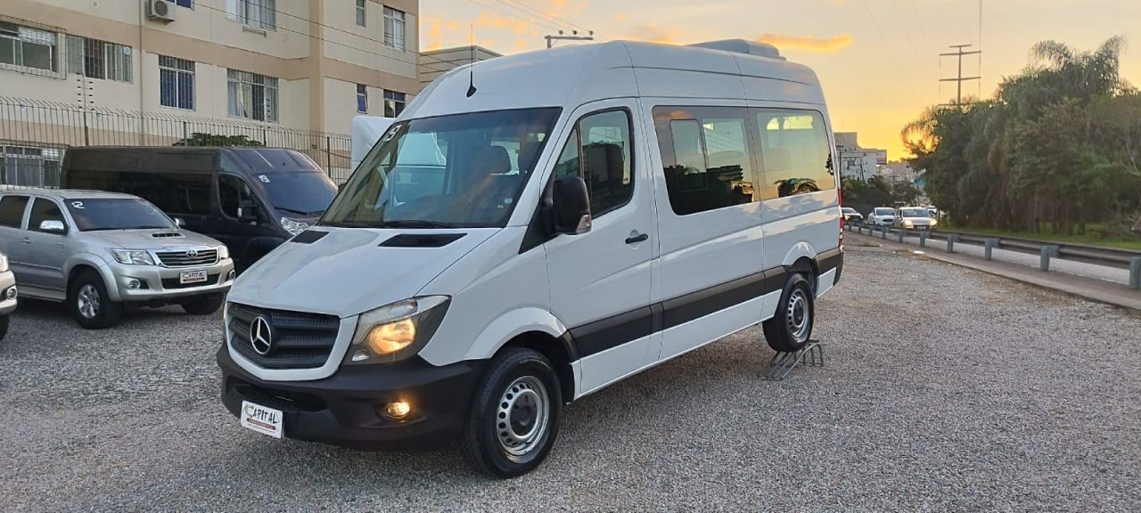 Sprinter CDi 16 L Longa Teto Alto Completa com Ar Central.