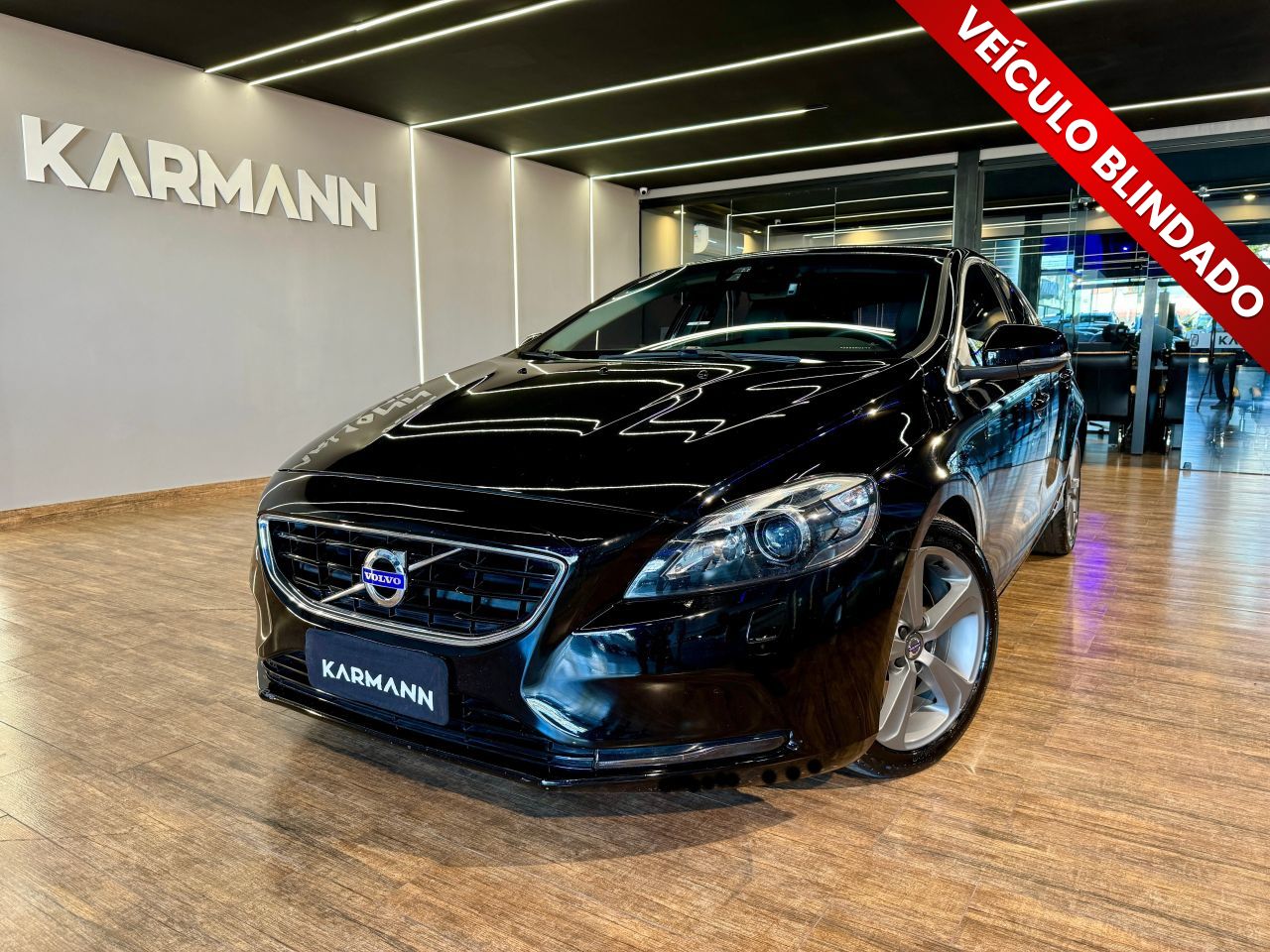 V40 T-4 MOMENTUM 2.0 Aut.