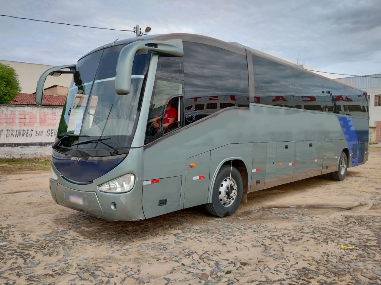 IRIZAR CENTURY ANO 2010 VW 18.320 JM COD.626