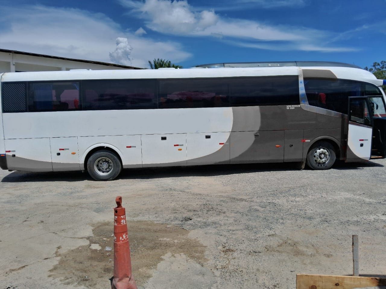 IRIZAR I6 ANO 2014 VW 18.330 JM COD.913