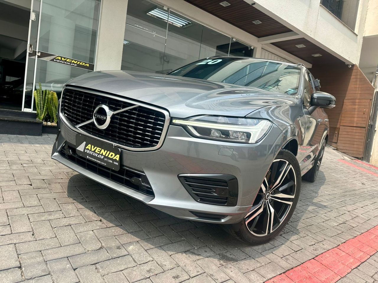 XC 60 T-8 R-DESIGN 2.0 (Hibrido)