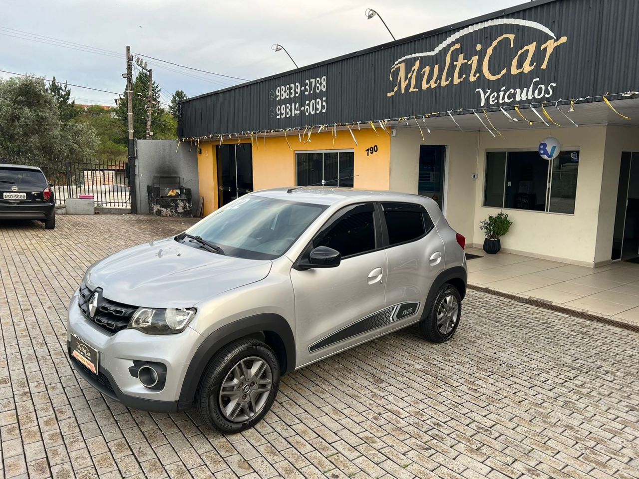 KWID Intense 1.0 Flex 12V 5p Mec.