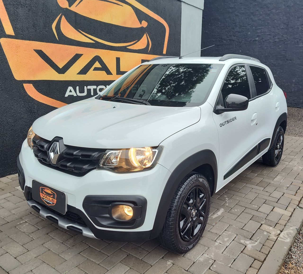 KWID OUTSIDER 1.0 Flex 12V 5p Mec.