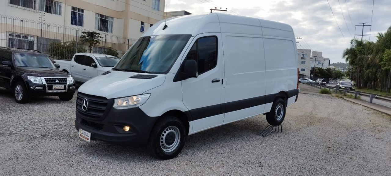 Sprinter 416 Teto Alto Longa com apenas 11.000 kms