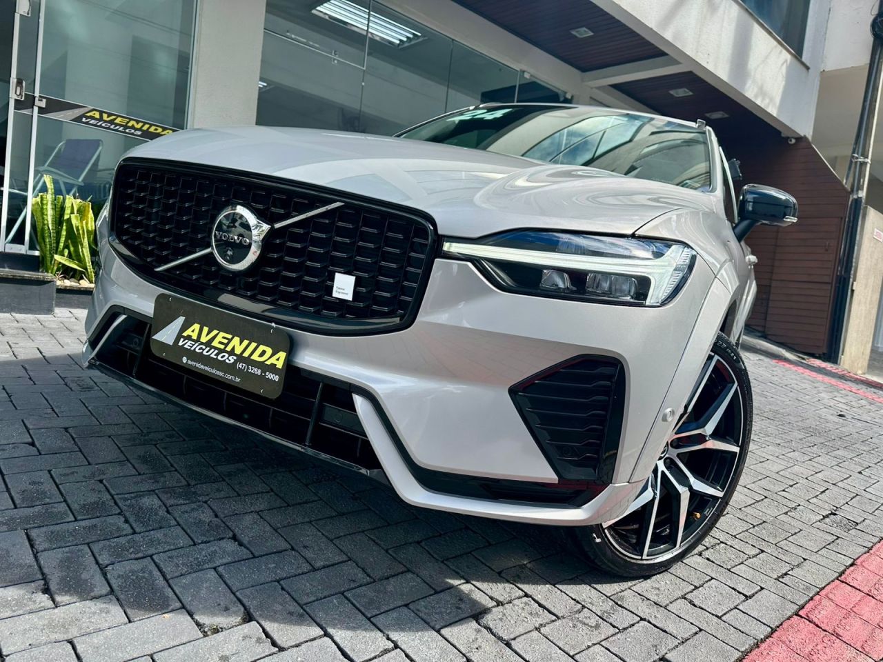 XC 60 T-8 Pol. Eng. 2.0 AWD (Hibrido)