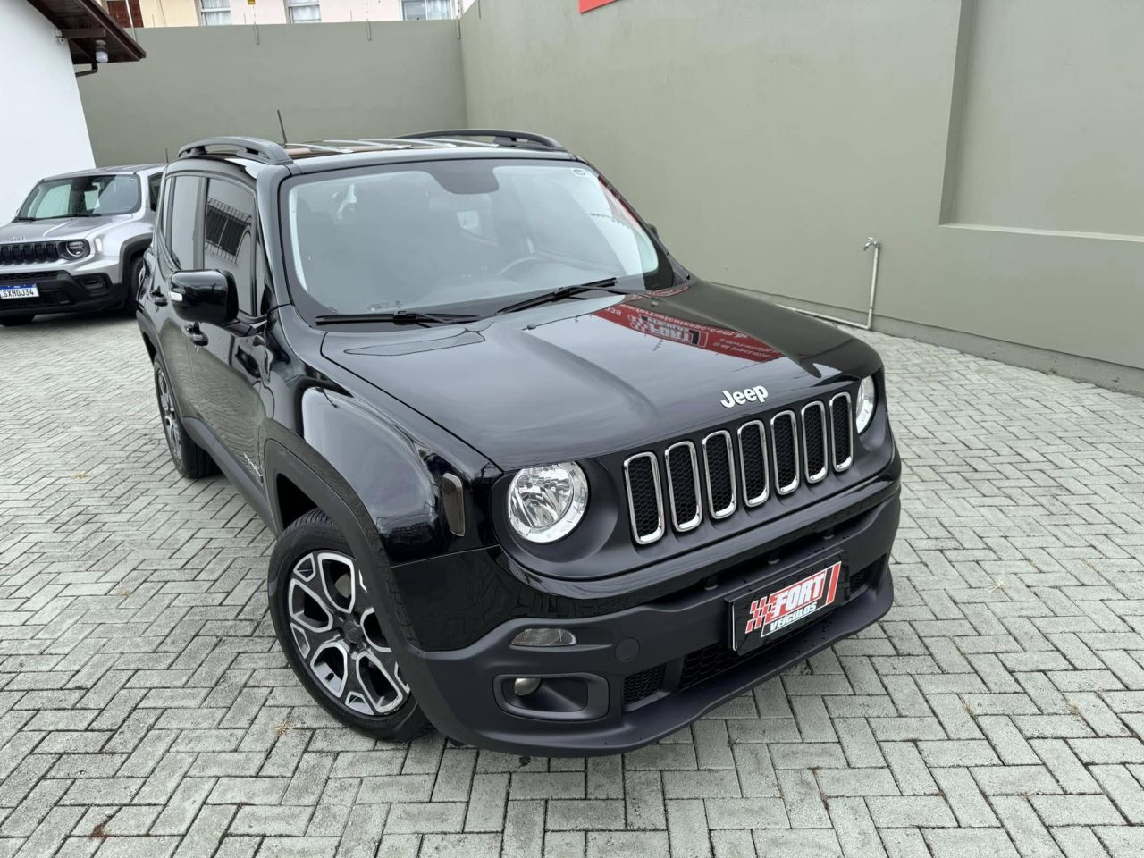 Renegade Longitude 1.8 4x2 Flex 16V Aut.